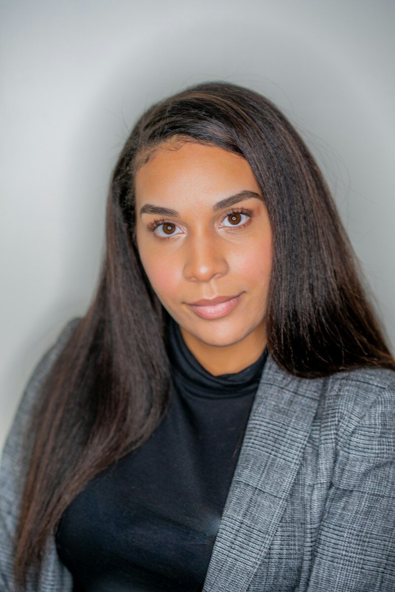 Portrait professionnel d'une femme en veston